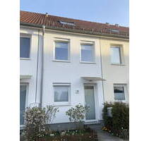 Modernes Reihenmittelhaus, Energiesparhaus mit Garten & Stellplatz aus 2016 - Berlin Kaulsdorf