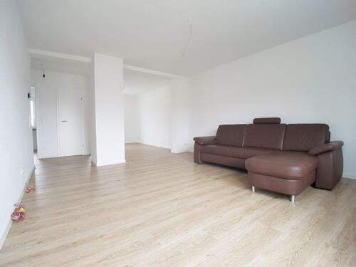 Wohnzimmer_Esszimmer - 4 Zimmer Etagenwohnung zur Miete in Ansbach
