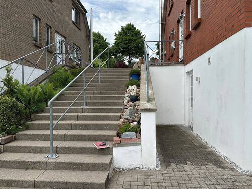 Seitenansicht - 6 Zimmer Doppelhaushälfte in Wees