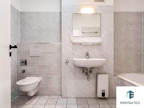 Badezimmer mit Wanne - 