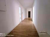 Flur (2) - Etagenwohnung mit 86,40 m² in Bitterfeld zur Miete