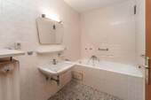 Badezimmer 1. OG - 