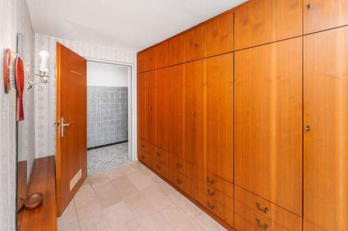 Durchgang zum Gäste-WC im EG - 