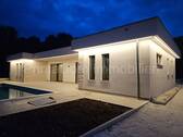 Bungalow mit Pool -Bezugsfertig - 