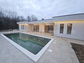 Bungalow mit Pool -Bezugsfertig - 