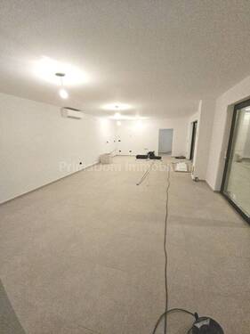 Bungalow mit Pool -Bezugsfertig - 