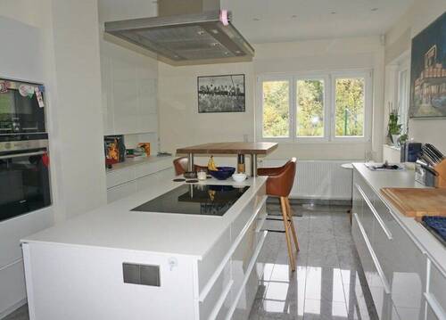 Küche mit Einbauküche - 