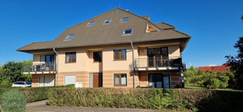 Villa mit 12 FeWo - Charmante Ferienwohnung mit 'Ostseeblick' - Loggia, Aufzug, Keller und PKW Stellplatz