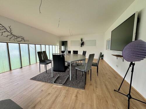 Büro/Meetingraum - 