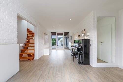 Großzügige Diele - Einfamilienhaus mit 200,00 m&sup2; in Aumühle zum Kaufen