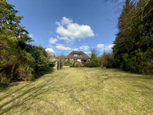 Großes Baufenster - Grundstück zum Kaufen in Hamburg / Wohldorf-Ohlstedt