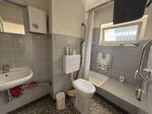 Tageslichtbereich mit Dusche - 