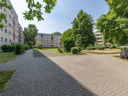 Innenhof zur Balkonseite - 
