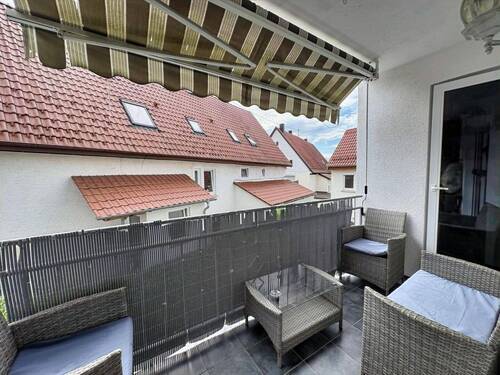 Balkon mit Zugang zum Abstellraum - 