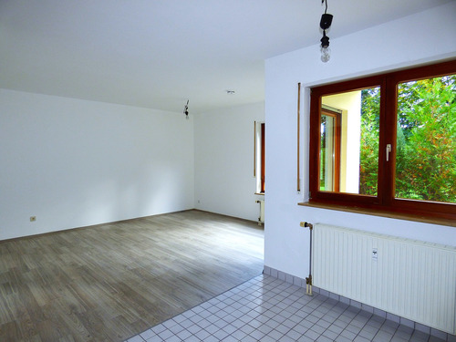 Wohnzimmer / Offene Küche - 