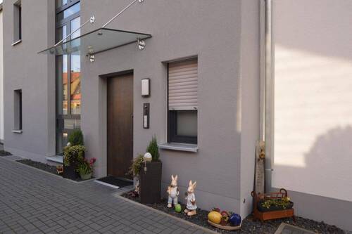 Nur 5 Parteien - 2 Zimmer Etagenwohnung in Neumarkt
