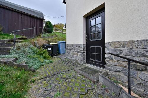 Hauseingang - 6 Zimmer Mehrfamilienhaus, Wohnhaus in Gornsdorf