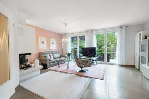 Wohnzimmer - 5 Zimmer Doppelhaushälfte in Berlin