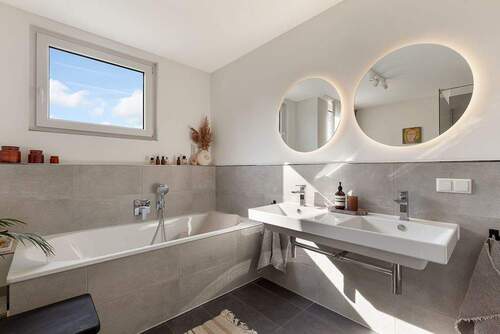 Modernes Badezimmer - 