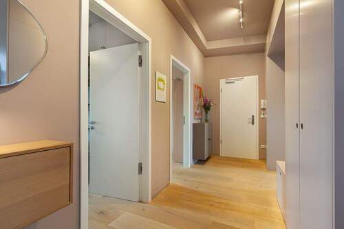 Eingangsbereich mit Garderobe - 