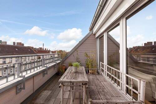 Großzügige Terrasse nach Süden - 