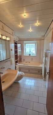 Bad mit Handtuchhalter - 