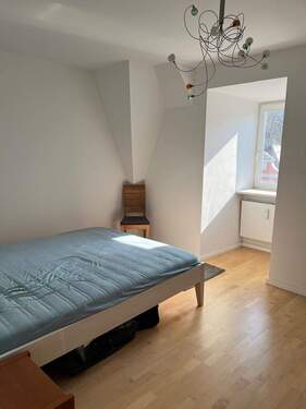 Schlafzimmer - 2 Zimmer Etagenwohnung zum Kaufen in Bad Reichenhall