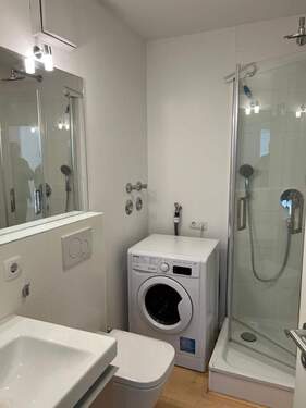 Modernes Duschbad - 2 Zimmer Etagenwohnung in Bad Reichenhall
