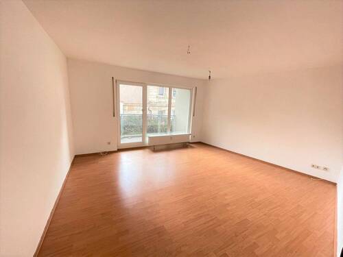 Wohnzimmer - 2 Zimmer Etagenwohnung zur Miete in Fürth