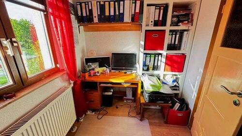 Gäste u kl. Arbeitszimmer angrenzend - 