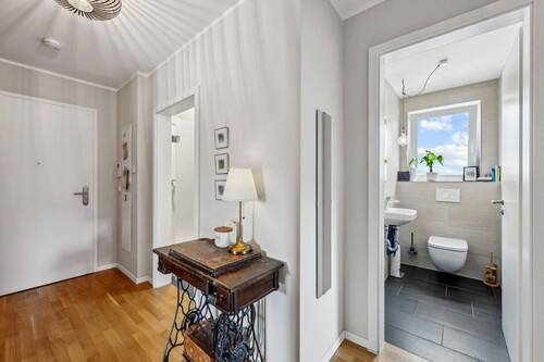 Flur mit Platz für eine Garderobe - 