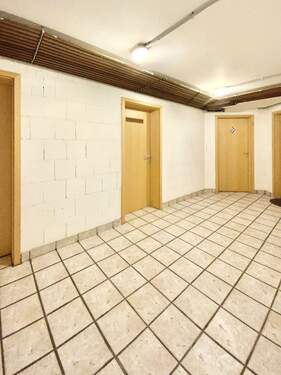 Zugang Wasch/Trockenkeller - 