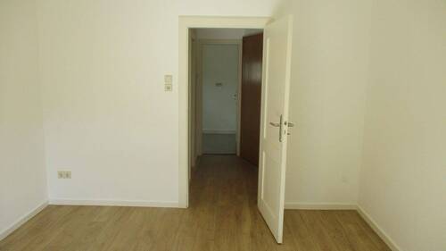 Schlafzimmer, Flur und Küche - 