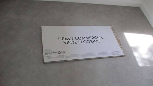 Neuer Bodenbelag beide Küchen - 