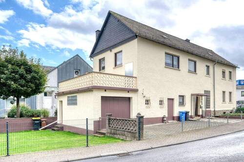 Titelbild - Charmantes Familienhaus mit Garten und Garage - provisionsfrei