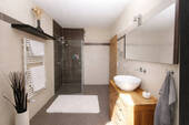 Bad mit Dusche - 