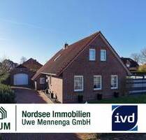 ATTRAKTIVES FRIESENHAUS MIT GARTENIDYLLE UND GARAGE IN RUHIGER SACKGASSE - Norden