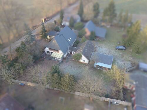 Außenansicht - Platz für 2 Familien - 299.000,00&nbsp;EUR Kaufpreis, ca.&nbsp; 237,00&nbsp;m&sup2;&nbsp;Wohnfl&auml;che
