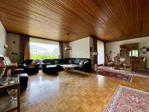 Wohn/Esszimmer - 