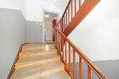 Treppenhaus - 3 Zimmer Etagenwohnung zum Kaufen in München