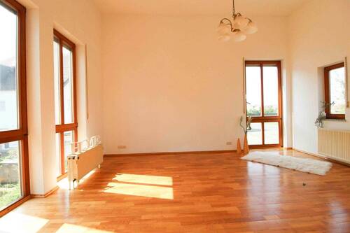 Wohnzimmer - Einfamilienhaus mit 145,20 m² in Hattersheim am Main zum Kaufen