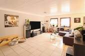 Wohnzimmer - 6 Zimmer Einfamilienhaus in Lauffen am Neckar