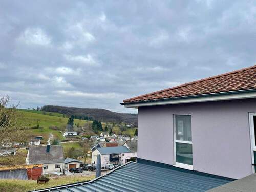 Bild 2 - 5 Zimmer Einfamilienhaus zum Kaufen in Naurath (Eifel)
