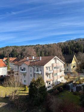 Ausblick vom Balkon - Zentral u. dennoch ruhig:Gepflegte 3-Zi-Whg. in Bad Reichenhall