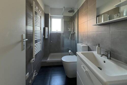 24409031_2-Badezimmer.jpg - 