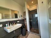 Master-Badezimmer im Staffelgeschoss - 