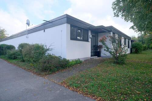 Ansicht - Provisionsfrei: Exklusives Atrium-Bungalow-Reihenhaus in Ottobrunn - Ihr uneinsehbarer Wohntraum