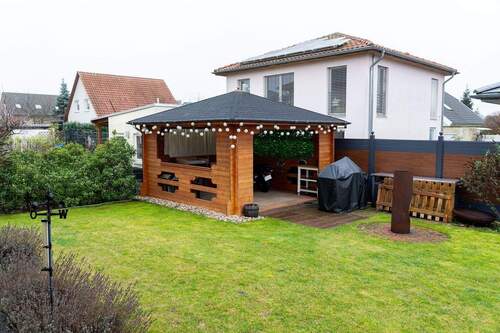 Hinter-dem-Haus-links.jpg - 