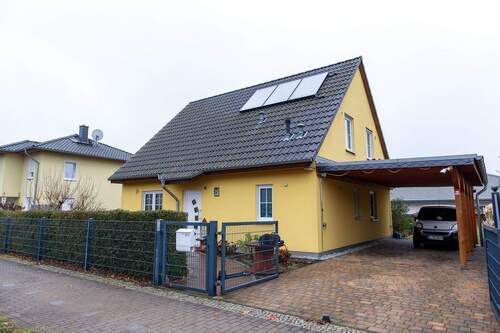 Hauseingang.jpg - 5 Zimmer Einfamilienhaus zum Kaufen in Berlin