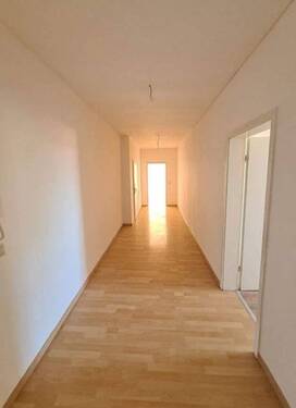 Flur - 3 Zimmer Etagenwohnung zur Miete in Chemnitz